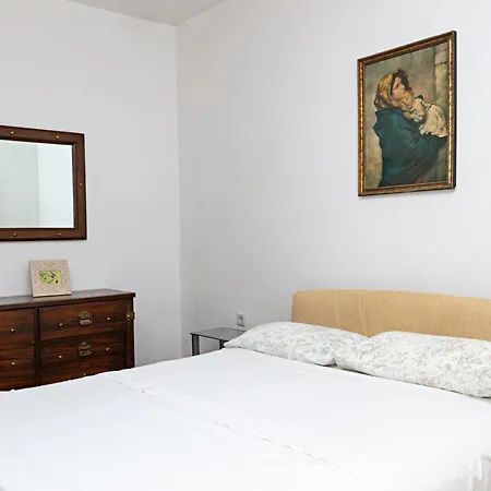 Apartment With A Parking Space Pirovac, Sibenik - 13201 *